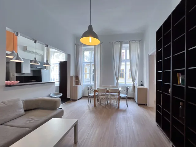 V. kerület, Belgrád rakpart – 60 m²-es lakás (kiadó)
